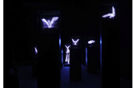 日本艺术家Makoto Tojiki的灯光雕塑--无影系列 (28)